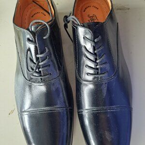Men's black Oxfords